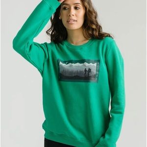 Green hiking crew neck sweatshirt